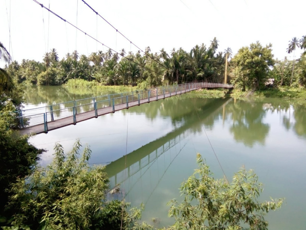 Jembatan Ayun Ini merupakan salah satu akses ke Kecamatan awal bagi Masyarakat Kedai Kandang 